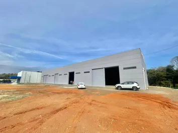 BARRACÃO DISPONÍVEL PARA LOCAÇÃO NO BAIRRO TREVO BARRACÃO DISPONÍVEL PARA LOCAÇÃO NO BAIRRO TREVO