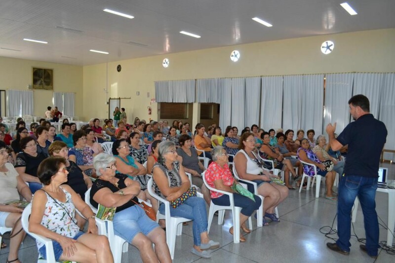 Cravil reúne mulheres cooperativistas-12.jpg