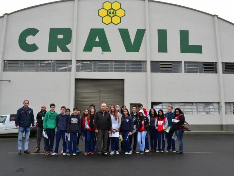 Alunos de Rio do Sul visitam Cravil