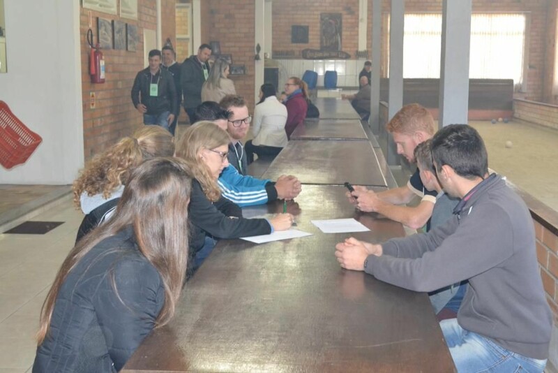 Jovens Cooperativistas participam de Seminário-30.jpg