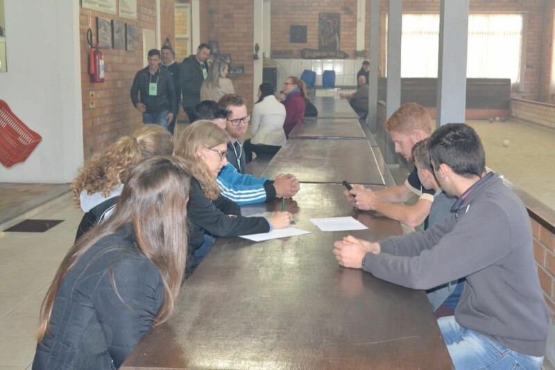 Jovens Cooperativistas participam de Seminário-30.jpg