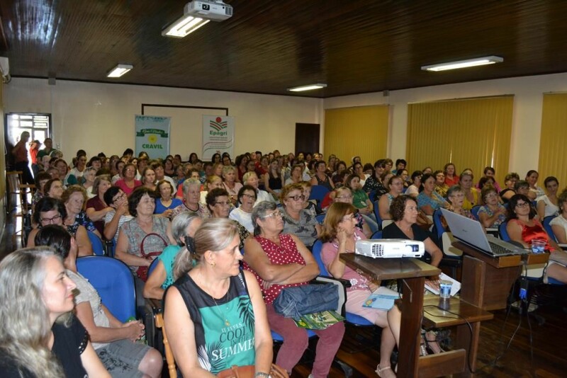 Cravil reúne mulheres cooperativistas-25.jpg