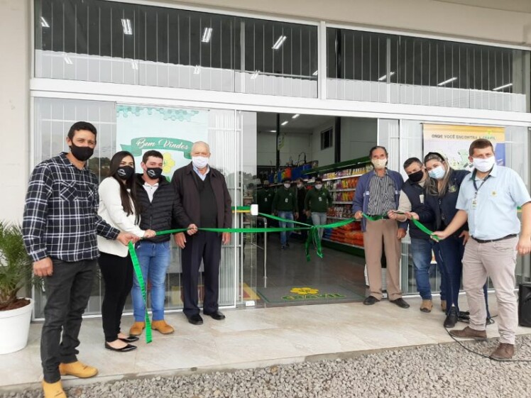 Cravil inaugura Loja Agrícola em Palmeira