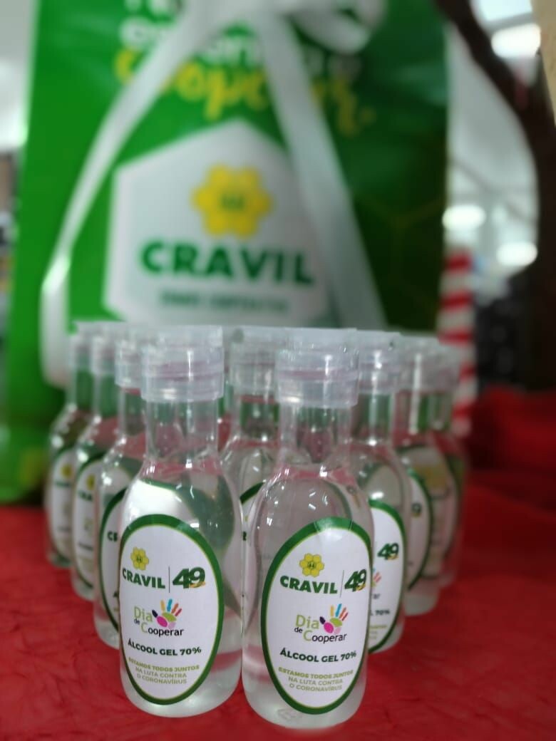 Cravil distribui álcool em gel no Dia C-4.jpeg