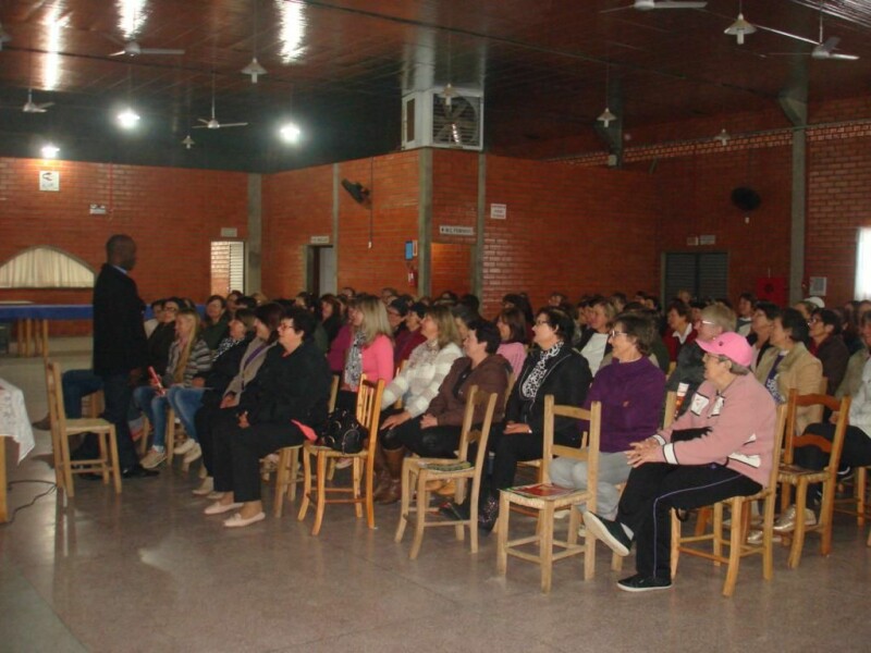 Alegria e bom humor marcam reuniões com Mulheres Cooperativistas Cravil-1.jpg