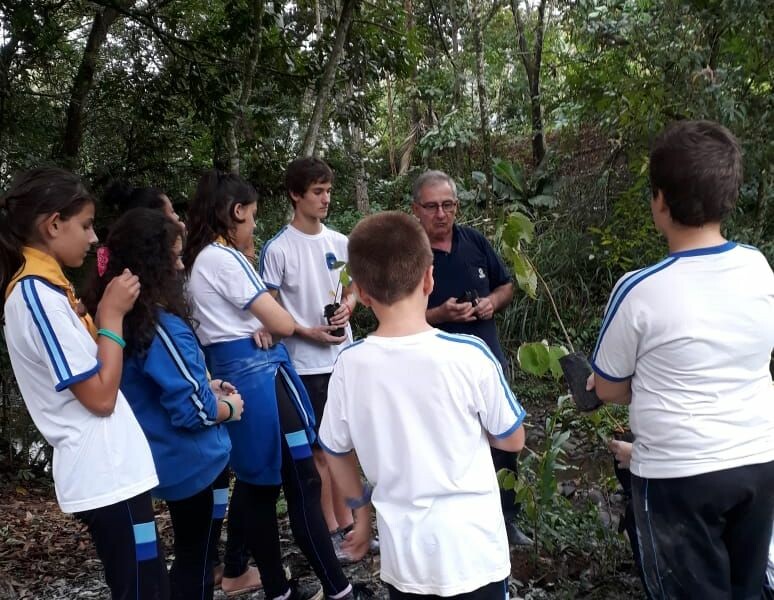 Escolas do Cooperjovem fazem plantio de árvores nativas-4.jpeg