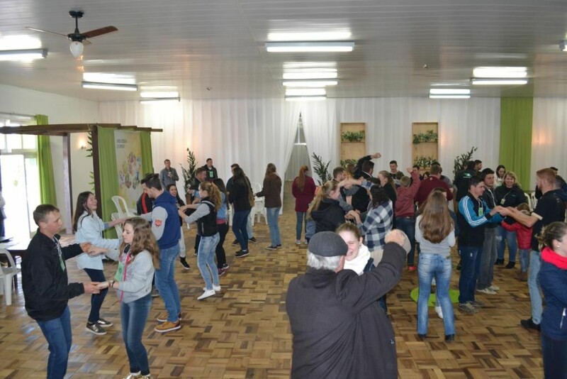 Jovens Cooperativistas participam de Seminário-36.jpg