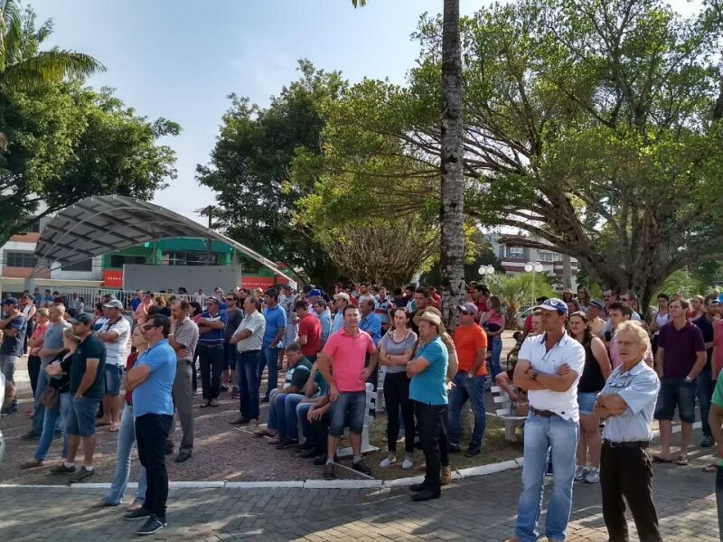 Produtores de cebola protestam em Ituporanga-1.jpeg