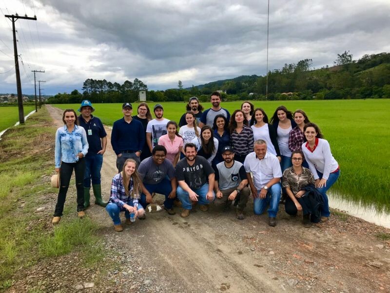 Alunos de Agronomia da Udesc visitam Cravil-2.jpeg