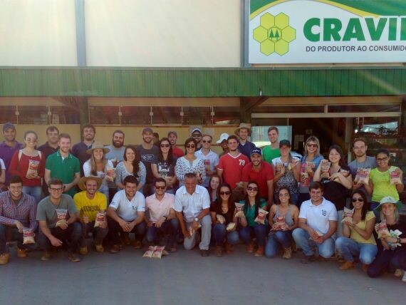 Cravil recebe estudantes de Agronomia