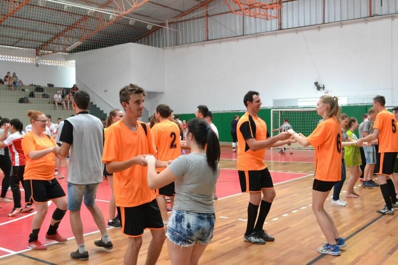 Mais de 200 jovens participam da 19ª Olimpíada Cravil-58.jpg