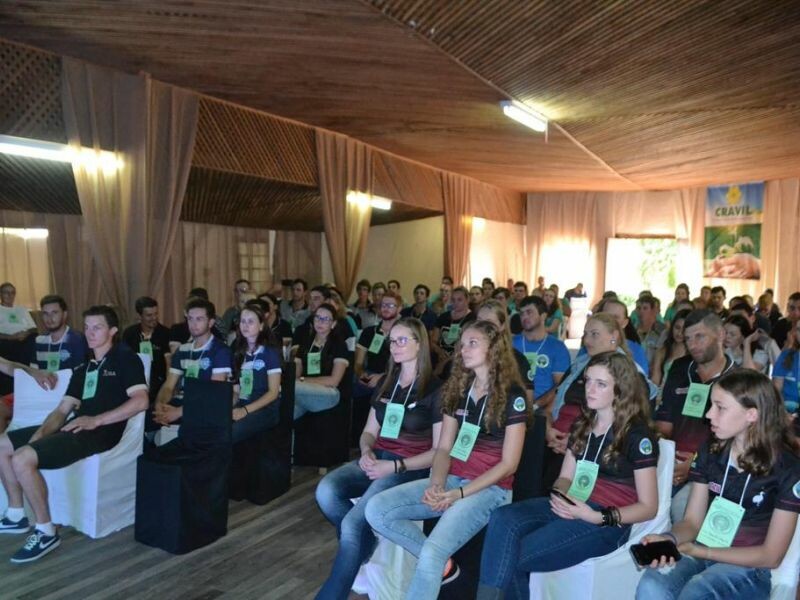 Cravil realiza 9º Seminário de Jovens-14.jpg