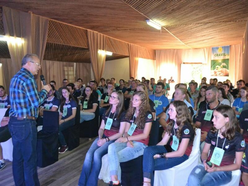 Cravil realiza 9º Seminário de Jovens-16.jpg