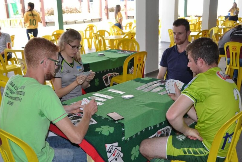 Mais de 200 jovens participam da 19ª Olimpíada Cravil-72.jpg