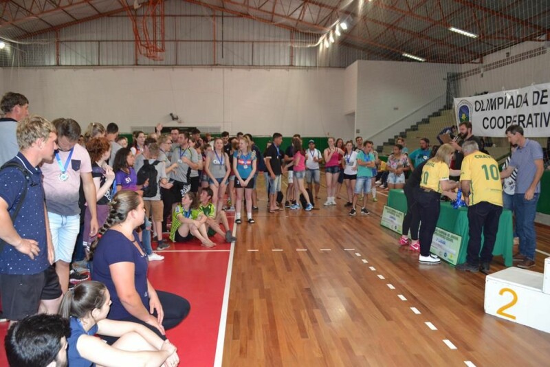 Mais de 200 jovens participam da 19ª Olimpíada Cravil-12.jpg