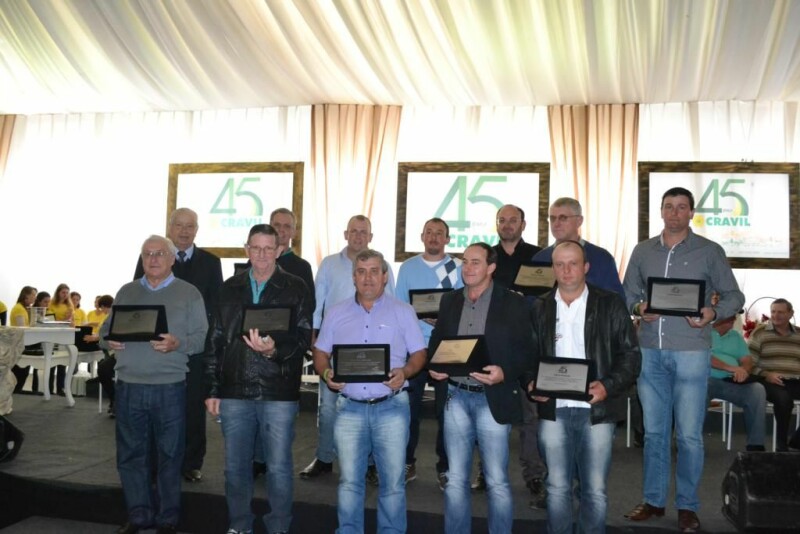 Cravil reúne associados para comemorar 45 anos de história-45.jpg