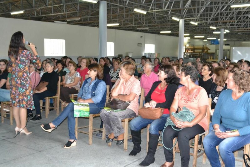 Reunião de mulheres- explorando a gratidão-2.jpg