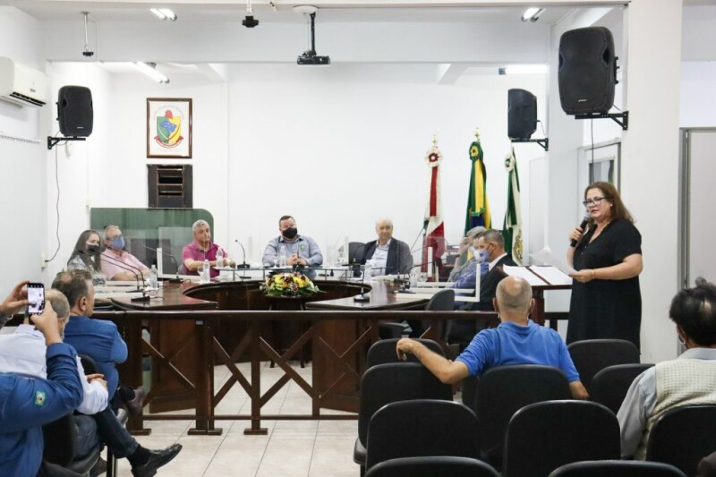 Cravil recebe homenagem em Presidente Getúlio-10.jpeg