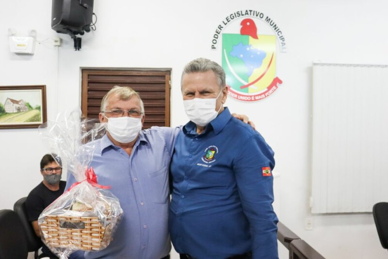 Cravil recebe homenagem em Presidente Getúlio-4.jpeg