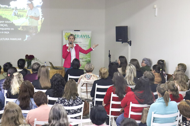 Cravil realiza encontros regionais com as Mulheres Cooperativistas