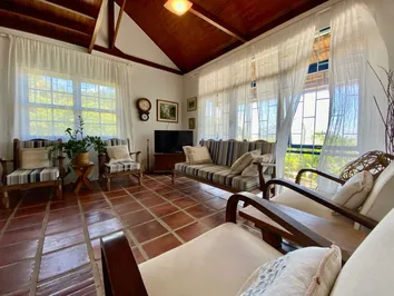 Casa com 3 dormitórios Frente Mar na Praia do Tinguá