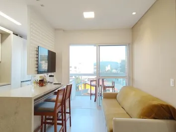 Apartamento de 2 dormitórios na Praia Grande