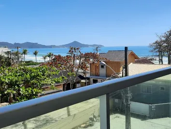 Casa com 3 dormitórios Casa com 3 dormitórios