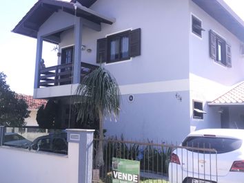 Casa com 3 dormitórios