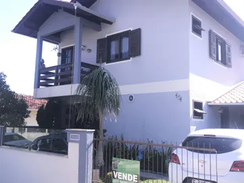 Casa com 3 dormitórios Casa com 3 dormitórios