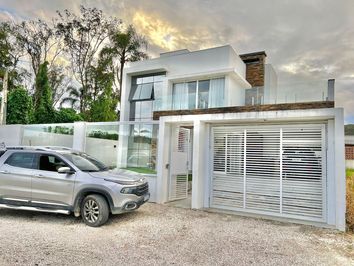 CASA EM ZIMBROS CASA EM ZIMBROS