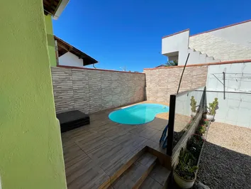 CASA COM PISCINA - Mariscal