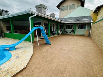 CASA COM PISCINA NO JOSÉ AMÂNDIO CASA COM PISCINA NO JOSÉ AMÂNDIO