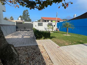 CASA COM PISCINA EM BOMBAS CASA COM PISCINA EM BOMBAS