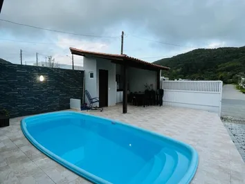 Casa com Piscina em Bombinhas Casa com Piscina em Bombinhas