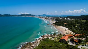BOMBINHAS: CINCO PRAIAS PRÉ-APROVADAS PELO BANDEIRA AZUL