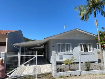 Casa com 3 quartos em Zimbros