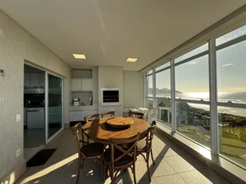 Cobertura Duplex com Piscina na Praia de Mariscal. Cobertura Duplex com Piscina na Praia de Mariscal.