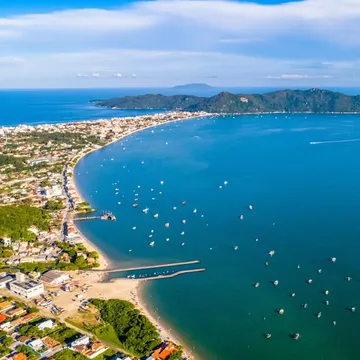 Evento gratuito no Molhe de Zimbros celebra cultura, música e lazer em Bombinhas
