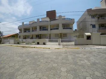 Sobrado Geminado 02 Dorm. Bombas Bombinhas Sobrado Geminado 02 Dorm. Bombas Bombinhas