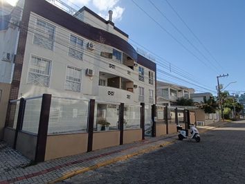 Excelente custo-benefício na praia de bombas – 300m do mar!