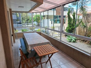 Apto. Amplo a 100m da Praia de Bombas 🏖️ Apto. Amplo a 100m da Praia de Bombas 🏖️