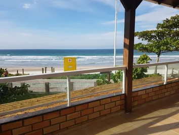 Casa Beira Mar na praia de Bombas