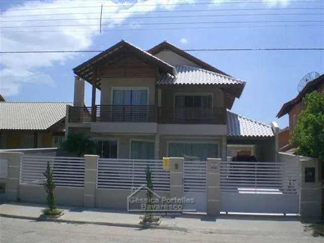 CASA COM PISCINA EM MARISCAL BOMBINHAS - foto 1