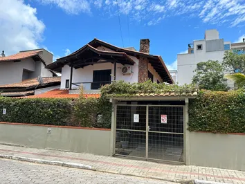 Casa com 3 quartos na Praia de Bombas 