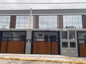 CASA GERMINADA A ESTRENAR EM BOMBAS 