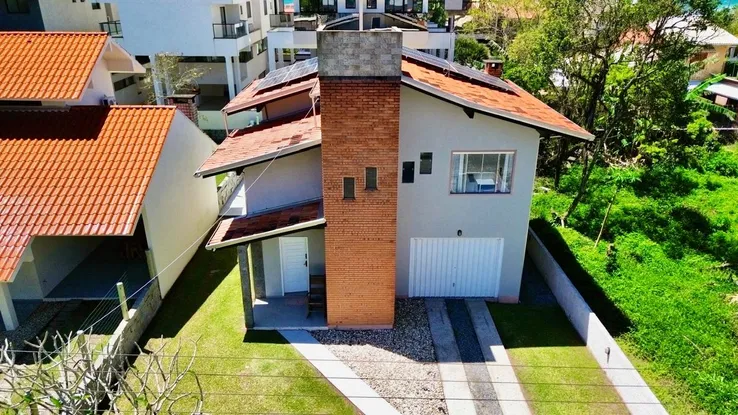 CASA CON PISCINA E 3 SUITES MARISCAL CASA CON PISCINA E 3 SUITES MARISCAL