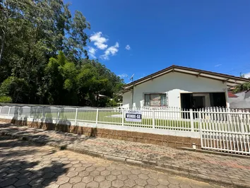 CASA DISPONÍVEL PARA VENDA