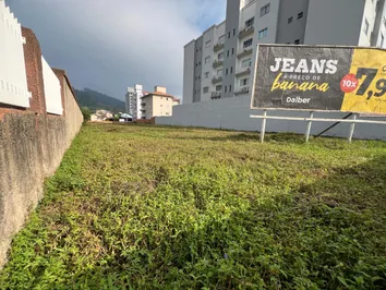 TERRENO DISPONÍVEL NA RUA HENRIQUE FUERBRINGER