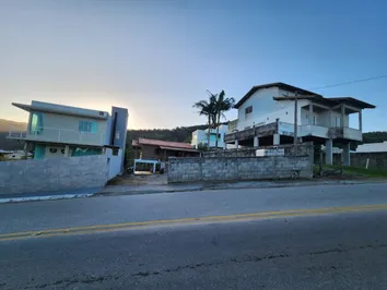 CASA A VENDA NA PRAIA DA CAMBOA DA ARMAÇÃO CASA A VENDA NA PRAIA DA CAMBOA DA ARMAÇÃO