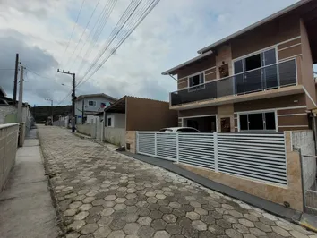 Casa à Venda em Governador Celso Ramos - Sossego, Segurança Casa à Venda em Governador Celso Ramos - Sossego, Segurança